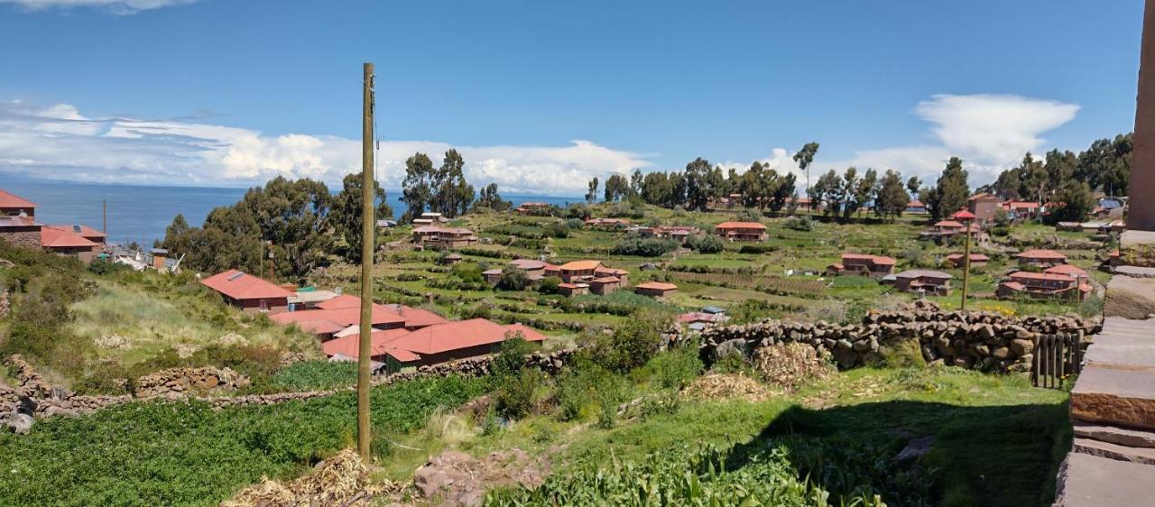Taquile Hospedaje Mario Huillanopampa Exterior photo