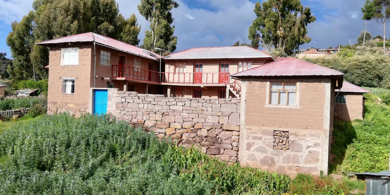 Taquile Hospedaje Mario Huillanopampa Exterior photo